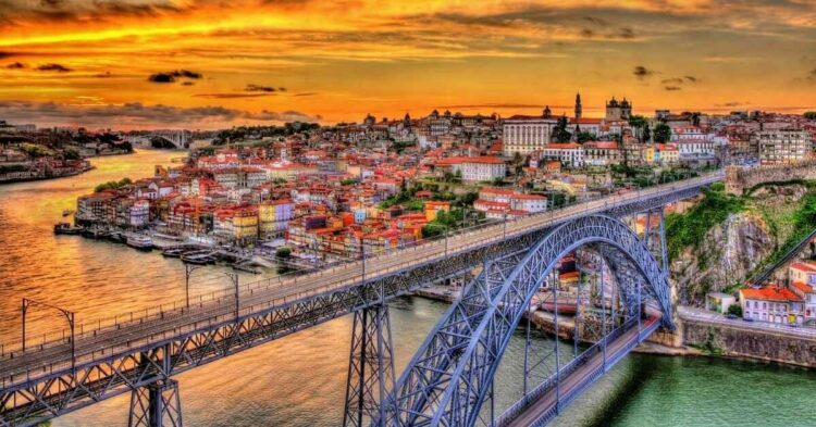 Escápate a Oporto: Vuelos de ida y vuelta desde 42€