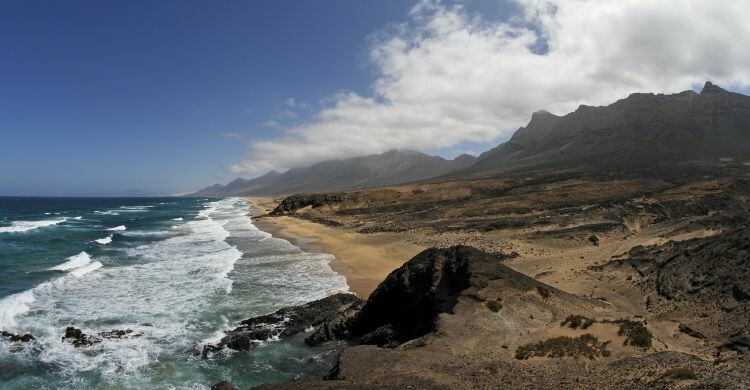 La playa de Cofete es una de las mejores de las Islas Canarias (Adobe Stock)