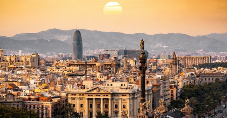 Vista aérea del Barrio Gótico de Barcelona (Canva)