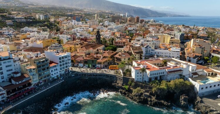 Santa Cruz de Tenerife es uno de los lugares que recibe más turismo de España (Canva)