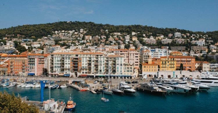 Cannes es una de las ciudades costeras más visitadas de Francia (Canva)