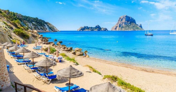 Escápate a Ibiza: Vuelos de ida y vuelta desde 30€