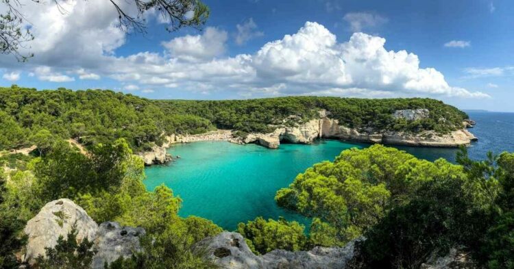 Escápate a Menorca: Vuelos de ida y vuelta desde 24€