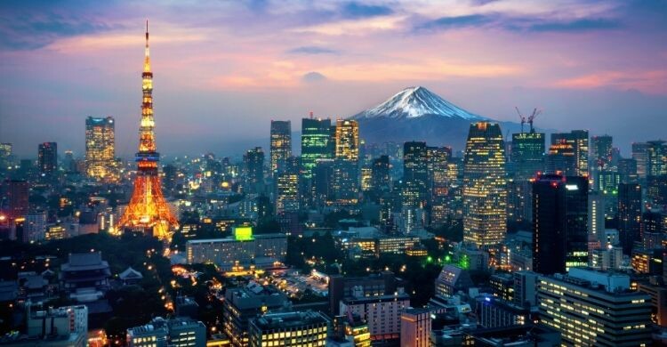 Viaje en grupo a Japón (Adobe Stock)