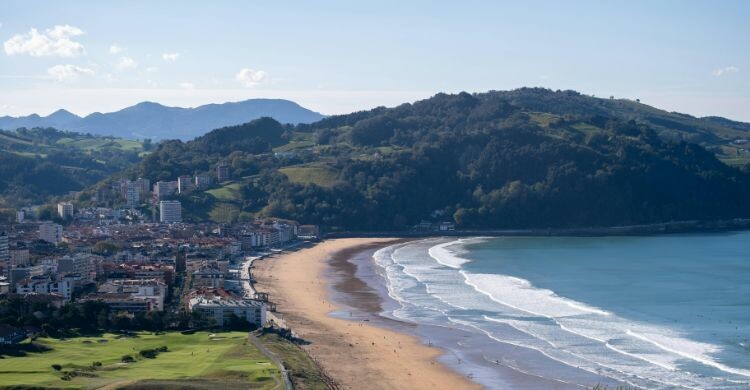 Zarautz es una de las joyas del Pais Vasco (Canva)