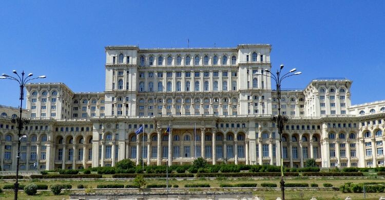 El Palacio del Parlamento es uno de los símbolos de Bucarest (Canva)