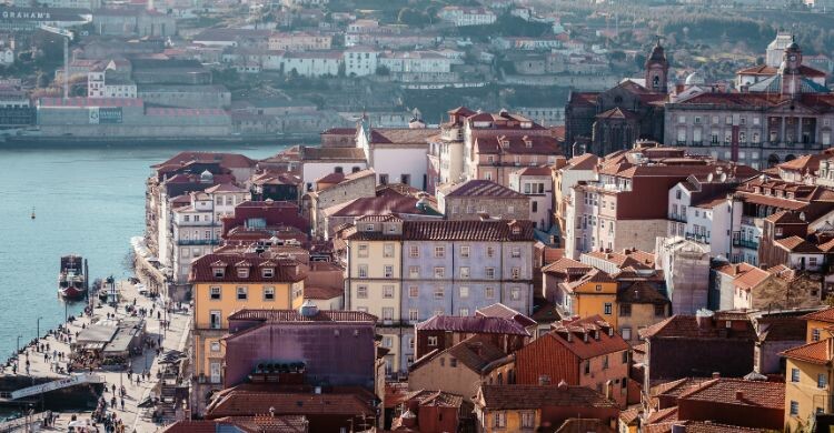 Oporto es la segunda ciudad más importante del país (Canva)