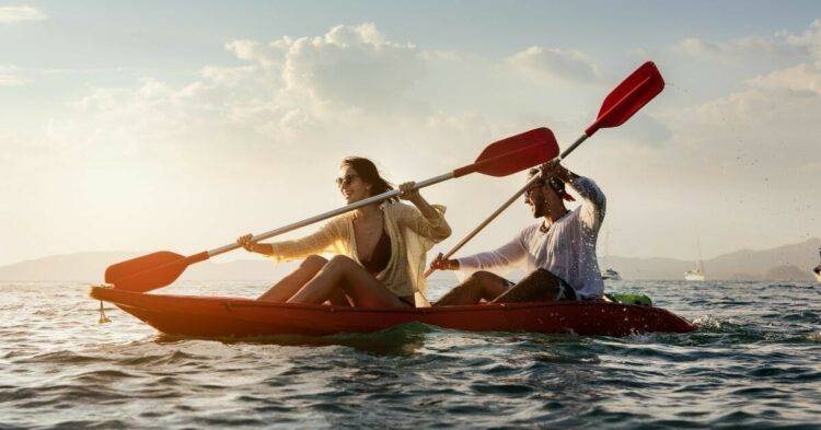 Sigue leyendo Viaje en pareja: explora los rincones más bellos de la costa española en kayak hinchable 2 plazas