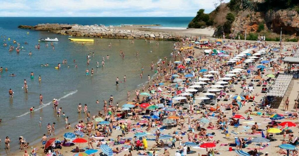 Sigue leyendo Cuidado con “la guerra de sombrillas”: multa de  hasta 300€ en la playa