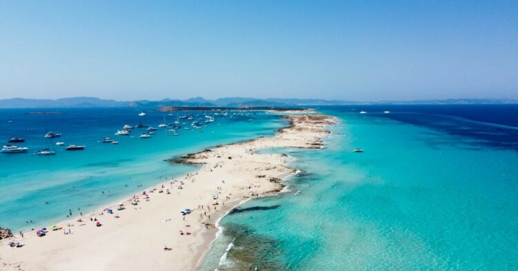 Escápate a Ibiza: Vuelos de ida y vuelta desde 30€
