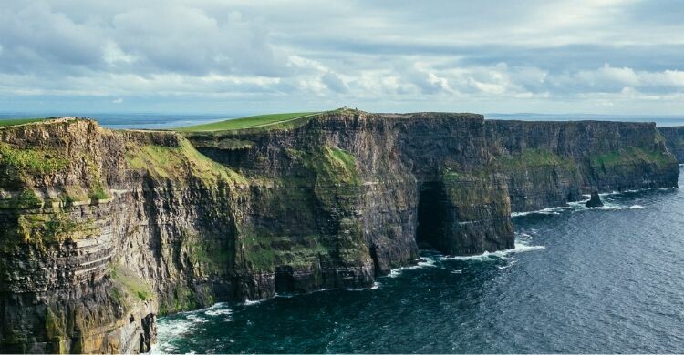 Los Acantilados de Moher son uno de los mayores atractivos de Irlanda (Canva)