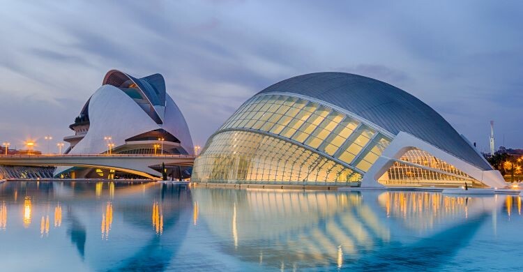 Ciudad de las artes y las ciencias en Valencia (Canva)