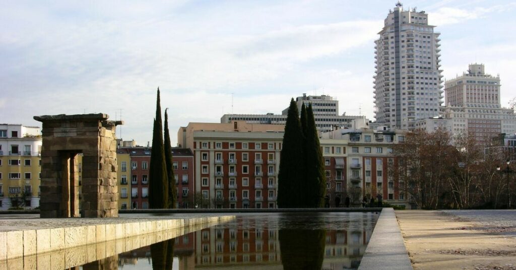 Sigue leyendo Los 7 lugares más románticos de Madrid para una pedida de mano