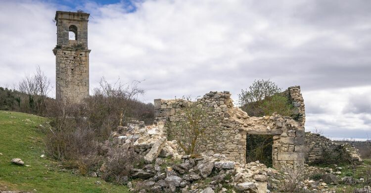 Ochate es uno de los pueblos más inquietantes del país (Adobe Stock)