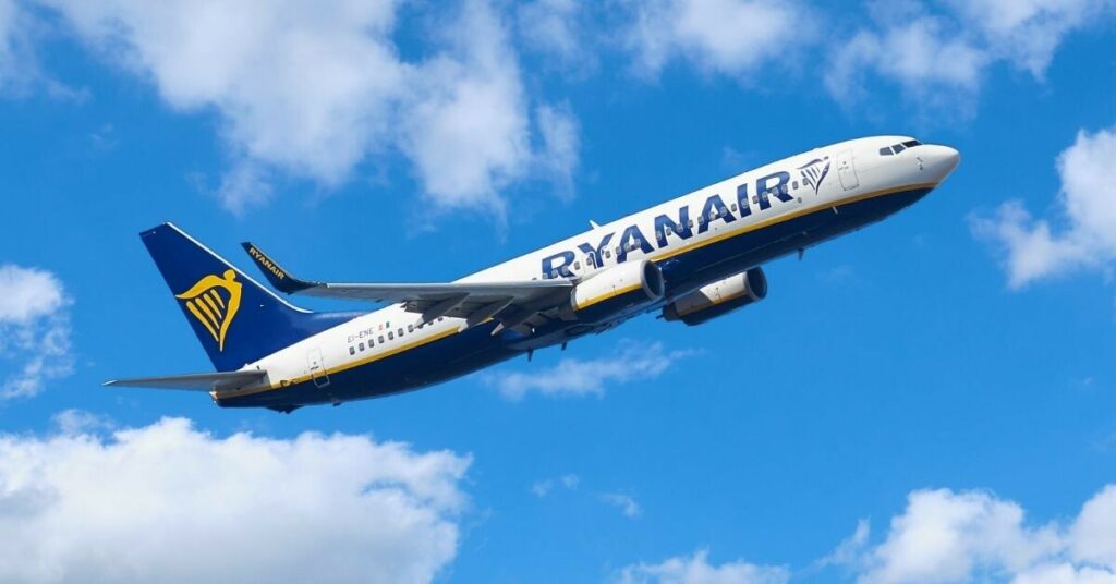 Sigue leyendo Ryanair anuncia cierres en Europa: miles de pasajeros se quedan sin vuelo