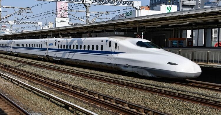 Bruselas quiere lanzar una red europea de alta velocidad (Canva)