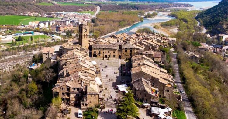 Los 15 pueblos más bonitos de España para descubrir en coche