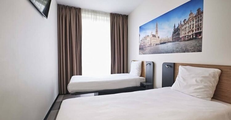 easyHotel Brussels City Centre (skyscanner)