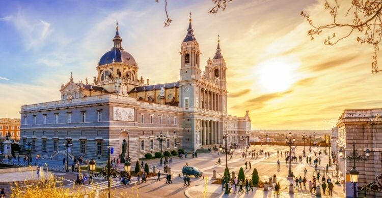 El Madrid de los Austrias y el Palacio Real (Adobe Stock)