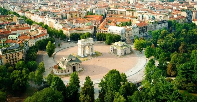 Free tour (Adobe Stock)