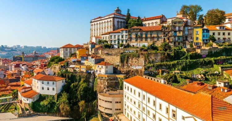 Escápate a Oporto: Vuelos de ida y vuelta desde 42€
