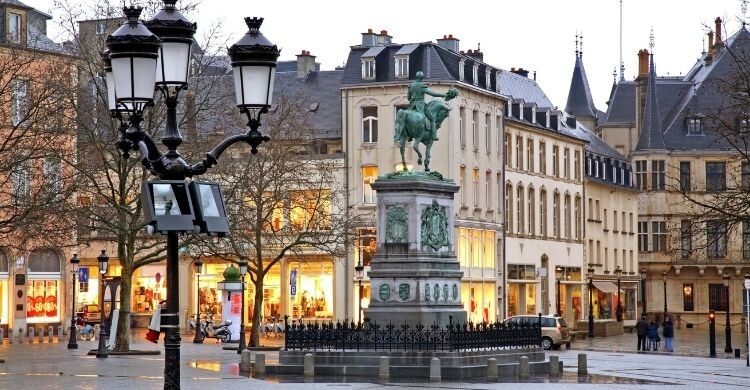 tour gratis (Adobe Stock)