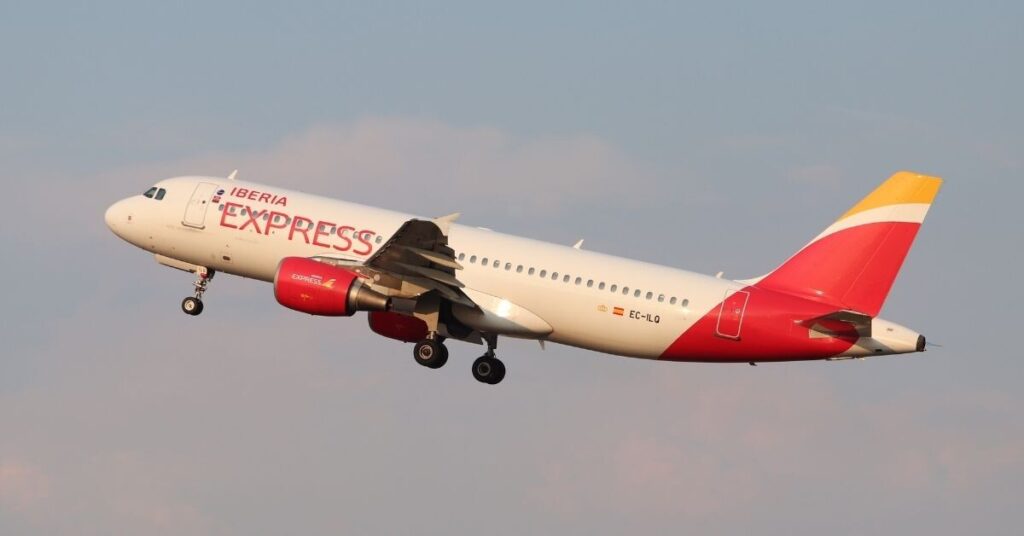 Sigue leyendo Iberia Express adelanta las rebajas de verano y lanza vuelos desde 21 euros