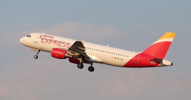 Sigue leyendo Iberia Express adelanta las rebajas de verano y lanza vuelos desde 21 euros