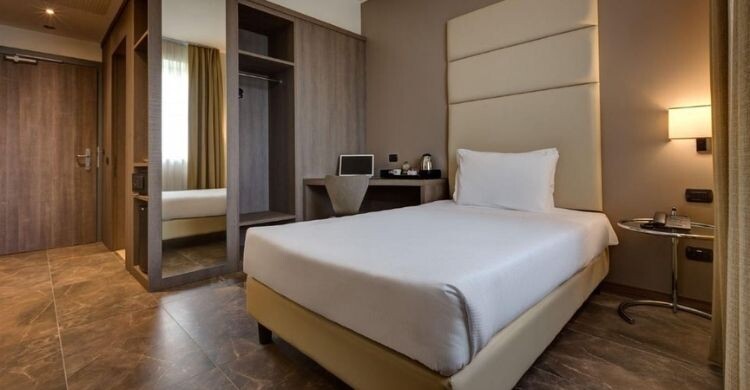 Oferta de hotel en Milán (Skyscanner)