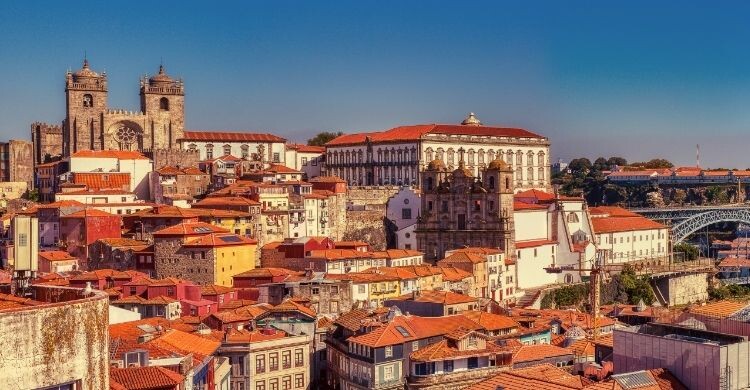 Ofertas de vuelos (Adobe Stock)