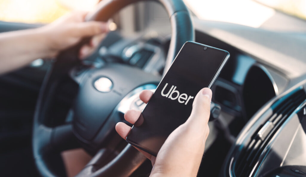 Sigue leyendo Uber realizará viajes sin conductor: España será el país piloto