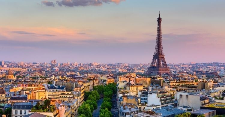 Vuelos a París (Adobe Stock)
