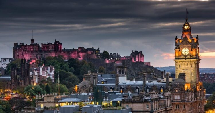 Escápate a Edimburgo: Vuelos de ida y vuelta desde 66€
