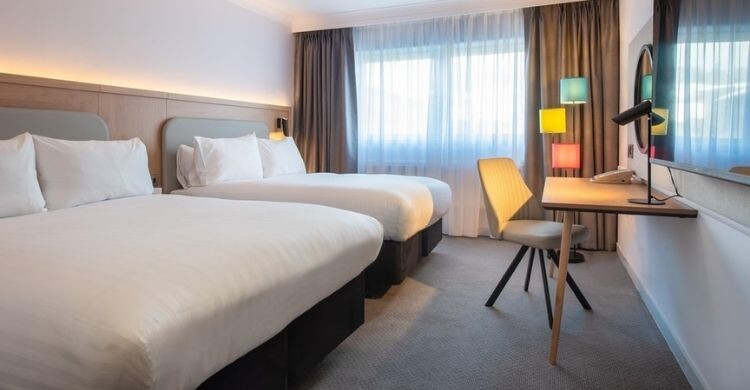 Holiday Inn Edinburgh by IHG (Skyscanner)