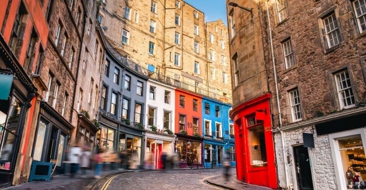 Haz un free tour por la ciudad (AdobeStock)