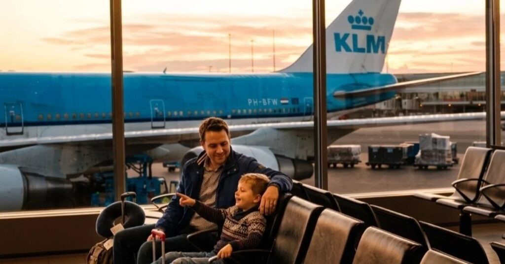 KLM lanza un 10% de descuento en vuelos por el Día del Padre