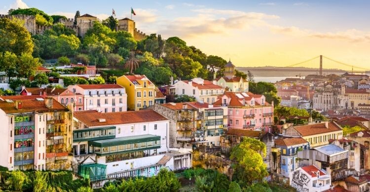 Ofertas de vuelos a Lisboa (Adobe Stock)