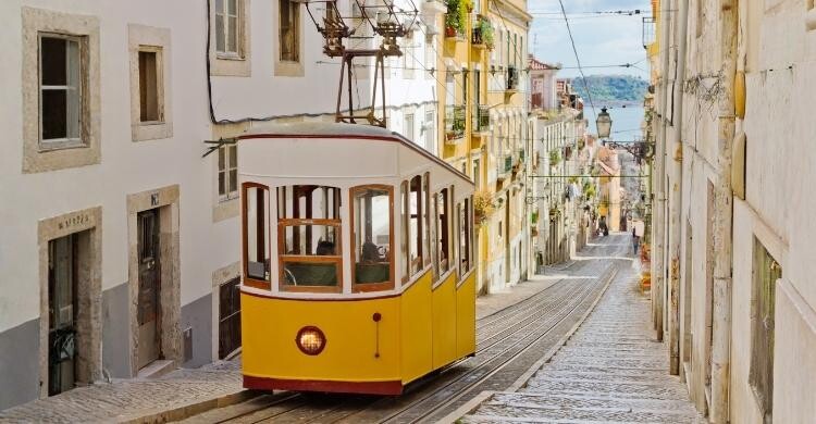 free Tours lisboa (Adobe Stock)