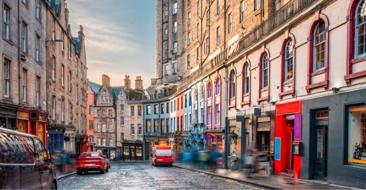 Haz un free tour por la ciudad (AdobeStock)