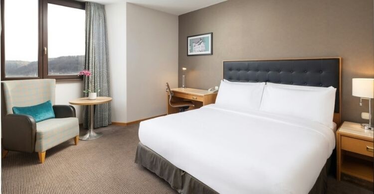 Oferta de hotel (Skyscanner)