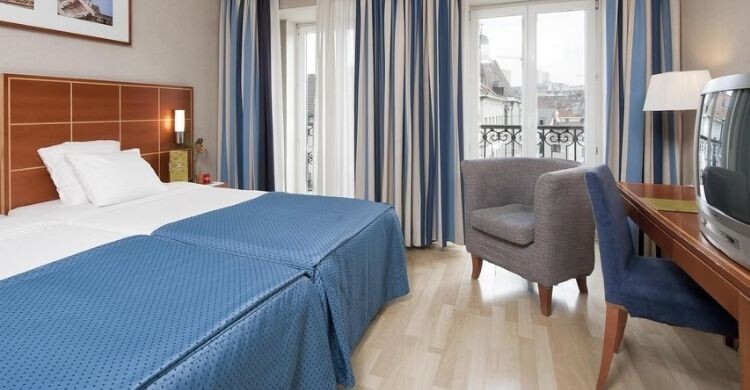 Oferta de hotel en Bruselas (Skyscanner)