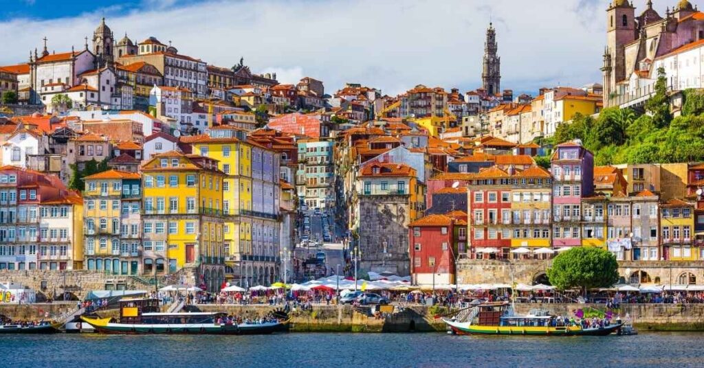 Mira la oferta Escápate a Oporto: Vuelos de ida y vuelta desde 47€