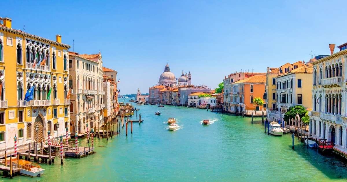 Mira la oferta Escápate a Venecia: Vuelos de ida y vuelta desde 29€