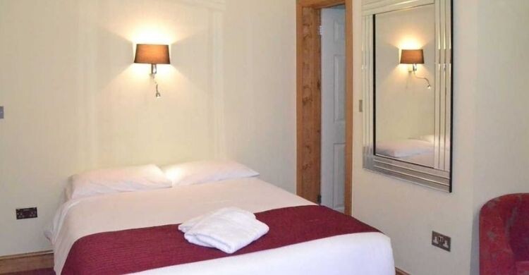 Hotel 65 (SkyScanner)