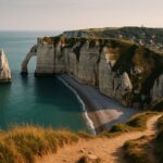 Acantilados de Étretat: la escapada perfecta a la costa de Normandía
