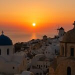 Oia y Fira: Dónde disfrutar de los atardeceres más famosos de Grecia