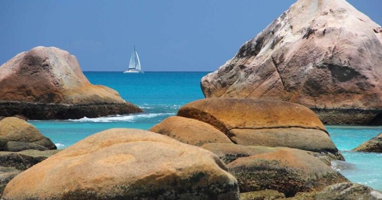 Sigue leyendo Seychelles con estilo: chárteres de yates de lujo por las islas más exclusivas del océano Índico