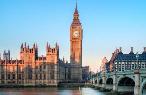 Mira la oferta Escápate a Londres: Vuelos de ida y vuelta desde 44€